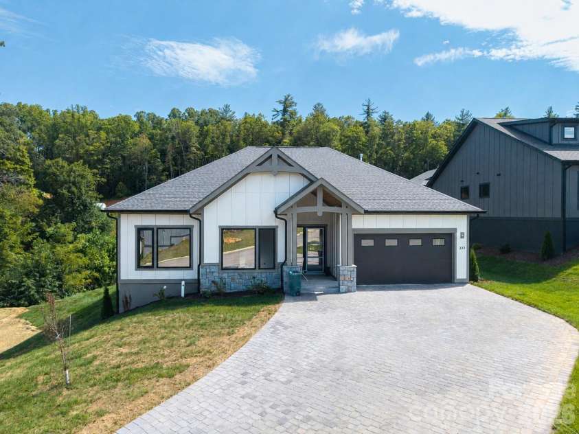 333 Avery Trail Drive, Arden, NC 28704.  MLS# CAR4337125, YatesRealty ID 952. 