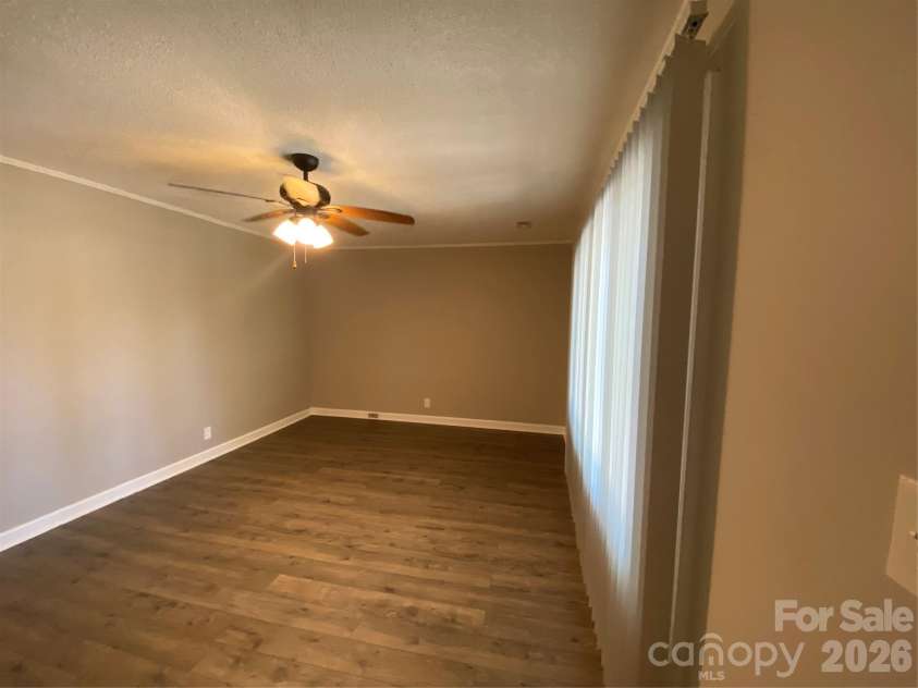 102 Mcdowell Street, Great Falls, SC 29055.  MLS# CAR4367304, YatesRealty ID 9520. 