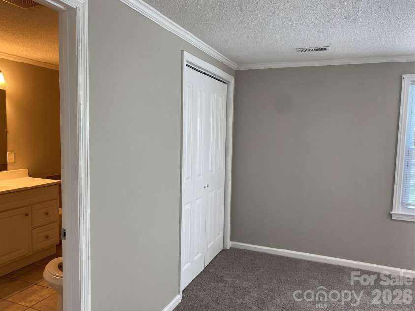 102 Mcdowell Street, Great Falls, SC 29055.  MLS# CAR4367304, YatesRealty ID 9520. 