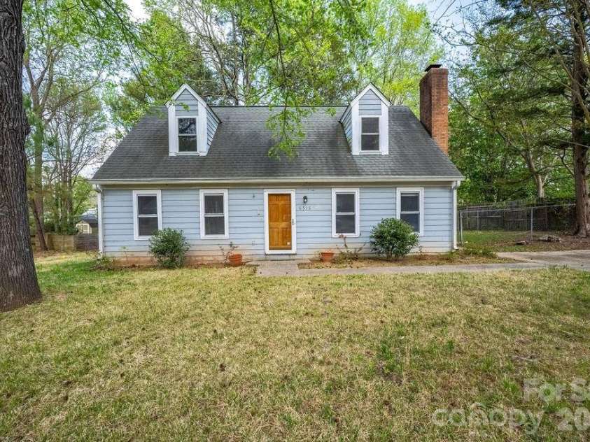 6515 Burning Bush Court, Charlotte, NC 28227.  MLS# CAR4359745, YatesRealty ID 9521. 