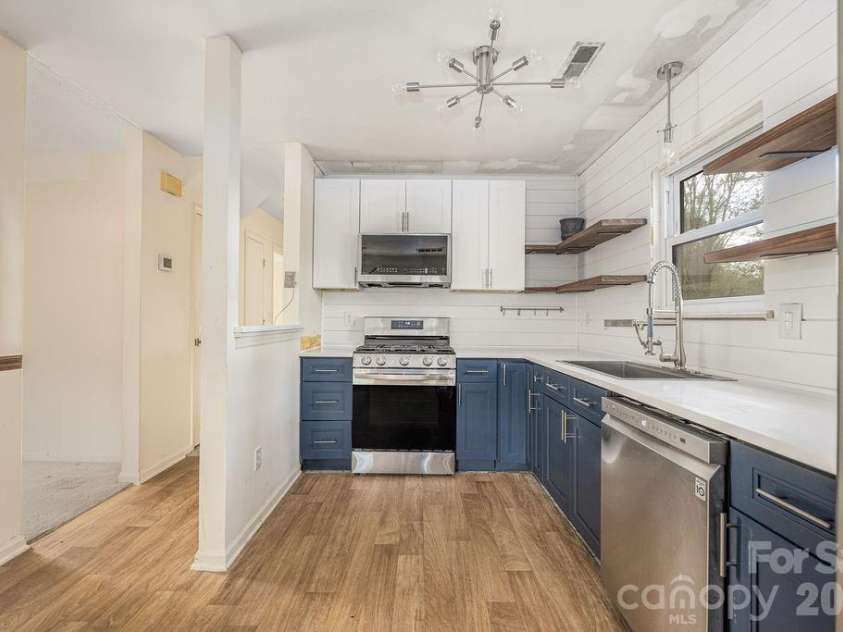 6515 Burning Bush Court, Charlotte, NC 28227.  MLS# CAR4359745, YatesRealty ID 9521. 