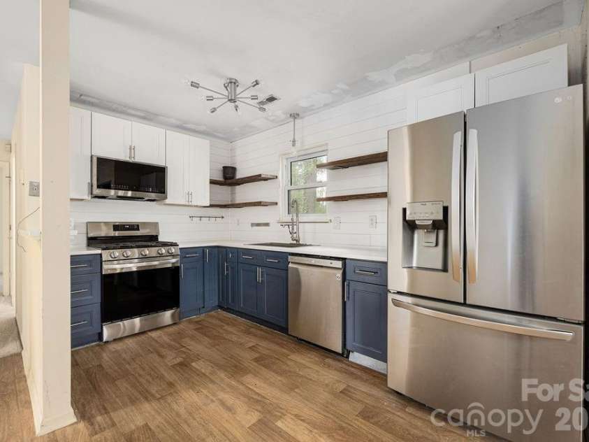 6515 Burning Bush Court, Charlotte, NC 28227.  MLS# CAR4359745, YatesRealty ID 9521. 