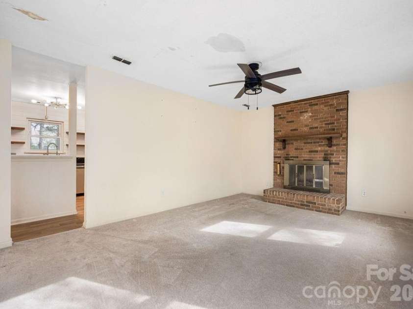 6515 Burning Bush Court, Charlotte, NC 28227.  MLS# CAR4359745, YatesRealty ID 9521. 