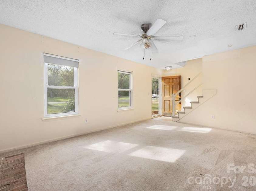 6515 Burning Bush Court, Charlotte, NC 28227.  MLS# CAR4359745, YatesRealty ID 9521. 