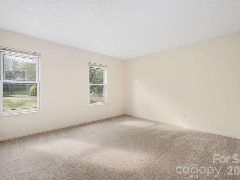 6515 Burning Bush Court, Charlotte, NC 28227.  MLS# CAR4359745, YatesRealty ID 9521. 