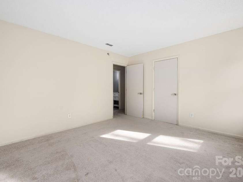 6515 Burning Bush Court, Charlotte, NC 28227.  MLS# CAR4359745, YatesRealty ID 9521. 