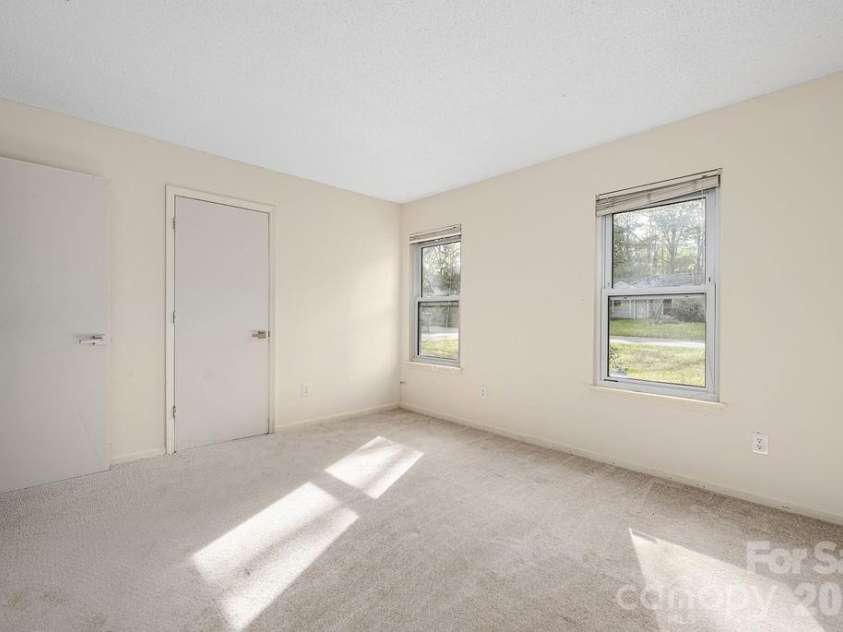 6515 Burning Bush Court, Charlotte, NC 28227.  MLS# CAR4359745, YatesRealty ID 9521. 
