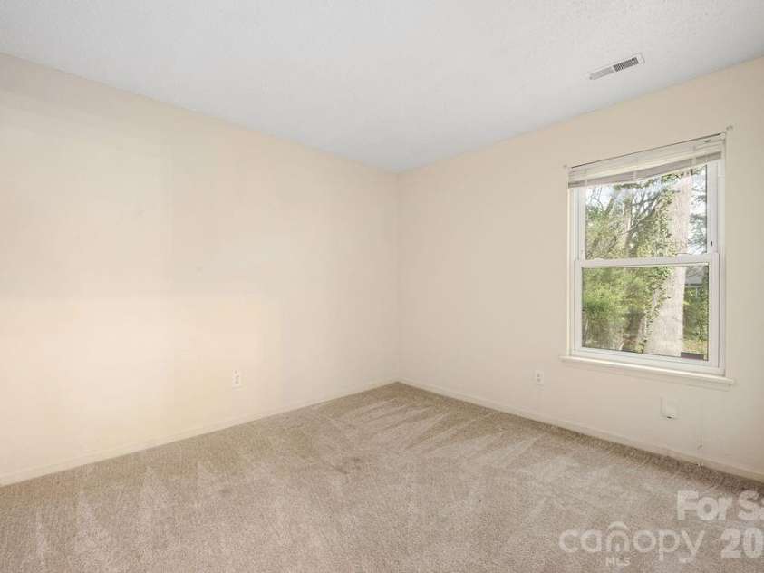 6515 Burning Bush Court, Charlotte, NC 28227.  MLS# CAR4359745, YatesRealty ID 9521. 
