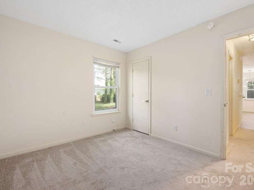 6515 Burning Bush Court, Charlotte, NC 28227.  MLS# CAR4359745, YatesRealty ID 9521. 