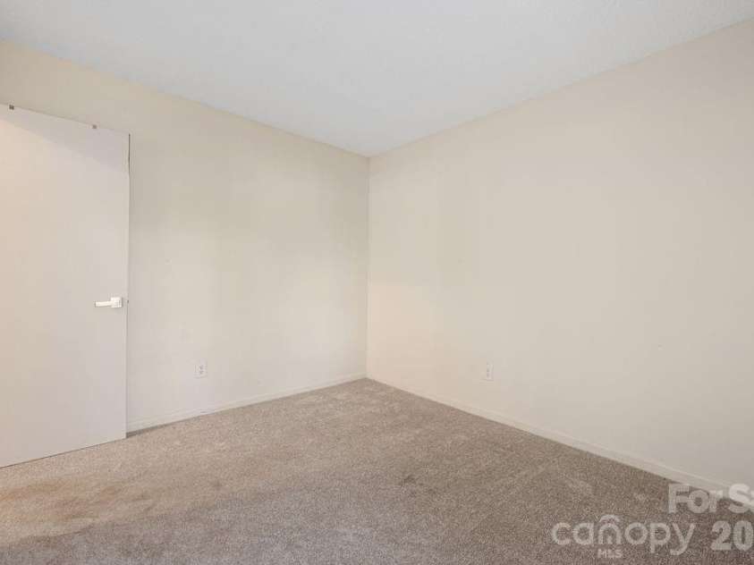6515 Burning Bush Court, Charlotte, NC 28227.  MLS# CAR4359745, YatesRealty ID 9521. 