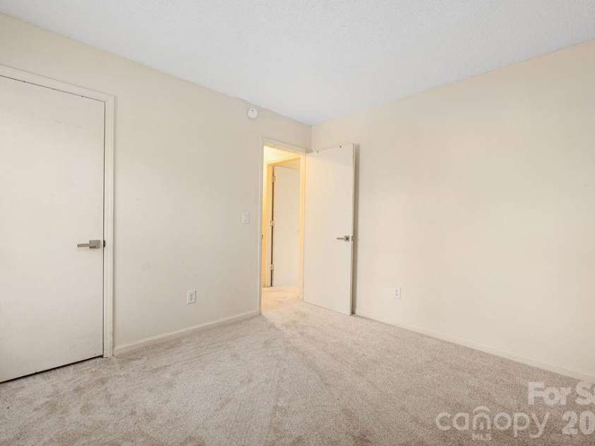 6515 Burning Bush Court, Charlotte, NC 28227.  MLS# CAR4359745, YatesRealty ID 9521. 