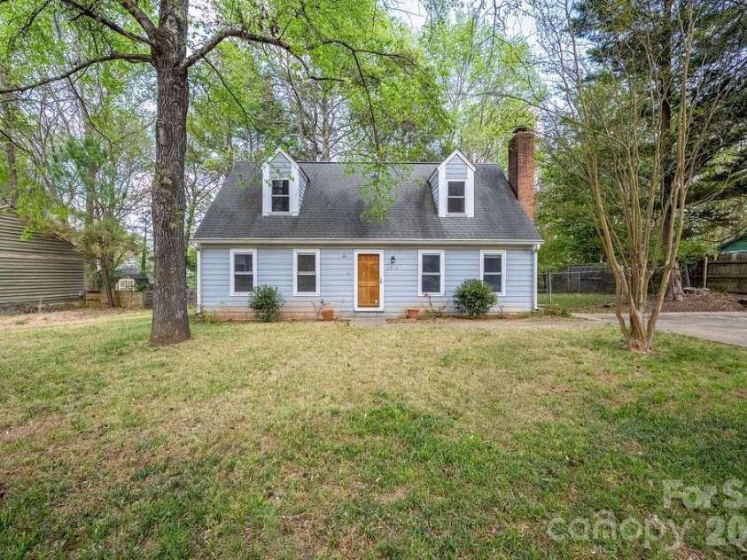 6515 Burning Bush Court, Charlotte, NC 28227.  MLS# CAR4359745, YatesRealty ID 9521. 