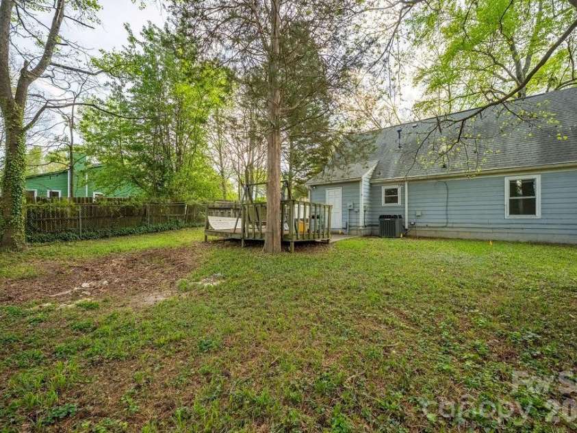 6515 Burning Bush Court, Charlotte, NC 28227.  MLS# CAR4359745, YatesRealty ID 9521. 