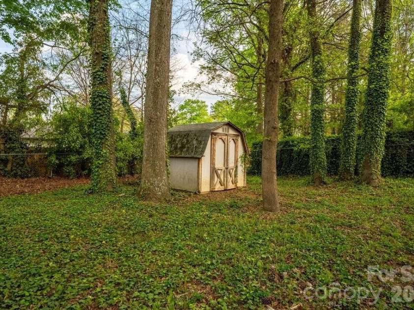 6515 Burning Bush Court, Charlotte, NC 28227.  MLS# CAR4359745, YatesRealty ID 9521. 