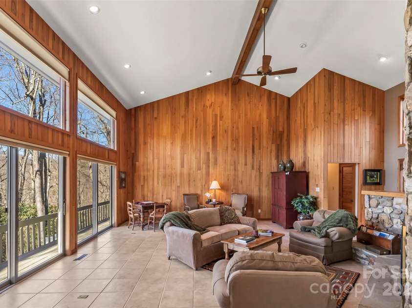 243 Red Oak Trail, Boone, NC 28607.  MLS# CAR4228370, YatesRealty ID 9522. 