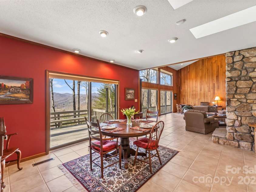 243 Red Oak Trail, Boone, NC 28607.  MLS# CAR4228370, YatesRealty ID 9522. 