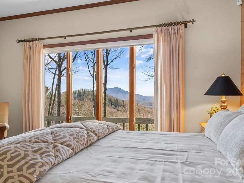 243 Red Oak Trail, Boone, NC 28607.  MLS# CAR4228370, YatesRealty ID 9522. 