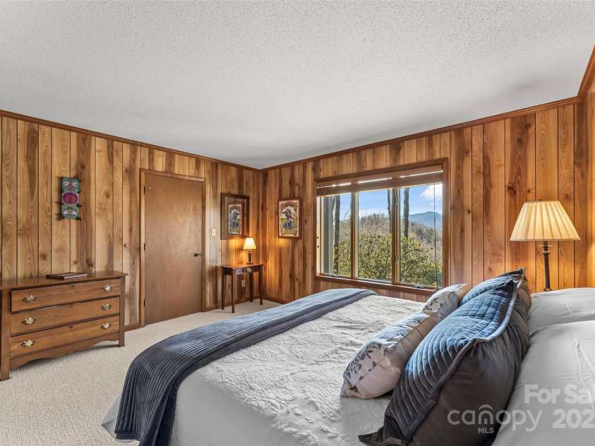 243 Red Oak Trail, Boone, NC 28607.  MLS# CAR4228370, YatesRealty ID 9522. 