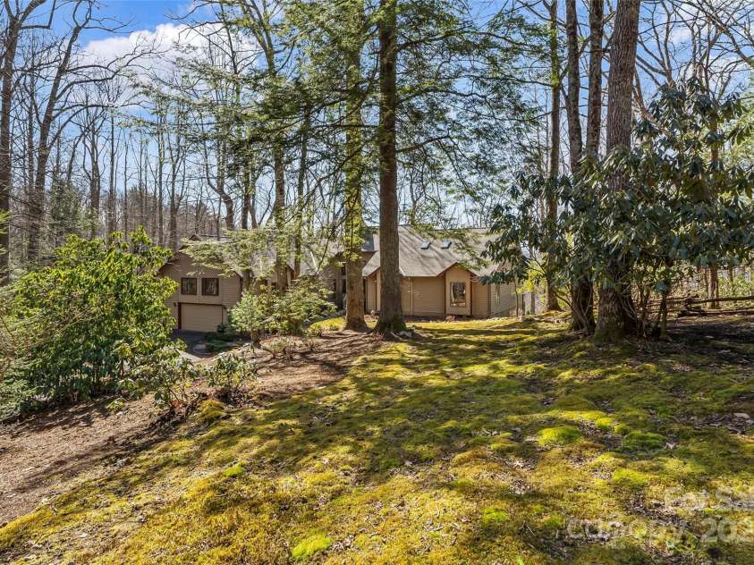 243 Red Oak Trail, Boone, NC 28607.  MLS# CAR4228370, YatesRealty ID 9522. 