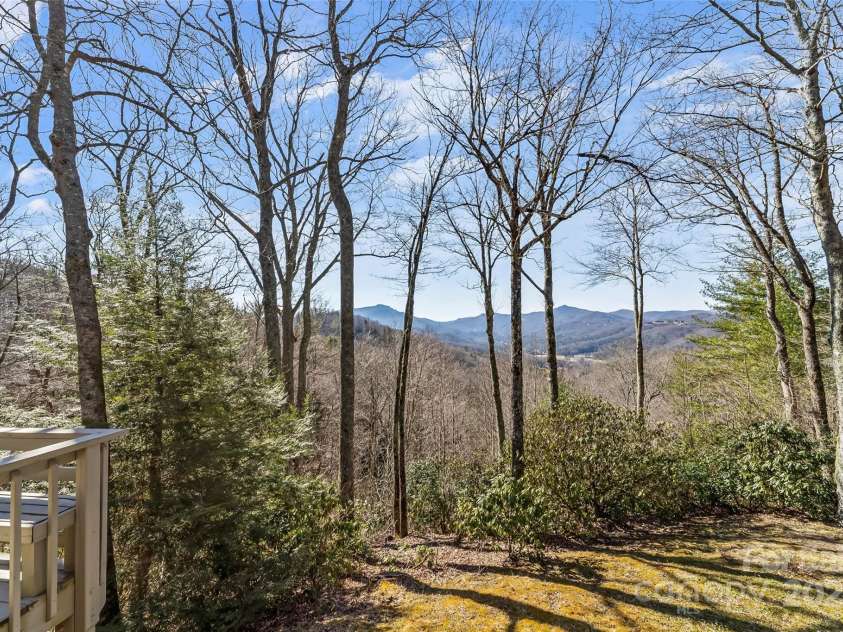 243 Red Oak Trail, Boone, NC 28607.  MLS# CAR4228370, YatesRealty ID 9522. 