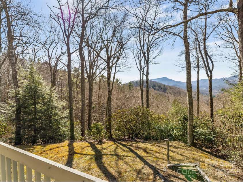 243 Red Oak Trail, Boone, NC 28607.  MLS# CAR4228370, YatesRealty ID 9522. 