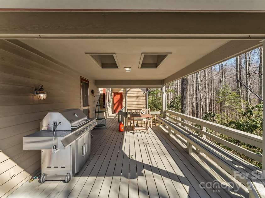 243 Red Oak Trail, Boone, NC 28607.  MLS# CAR4228370, YatesRealty ID 9522. 