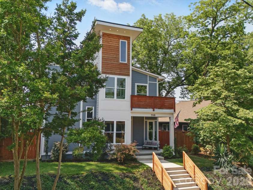 708 Cross Trail Drive, Charlotte, NC 28204.  MLS# CAR4367344, YatesRealty ID 9522. 