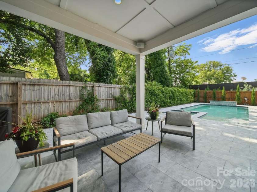708 Cross Trail Drive, Charlotte, NC 28204.  MLS# CAR4367344, YatesRealty ID 9522. 