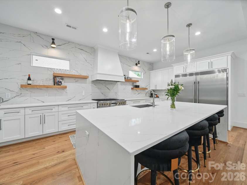 708 Cross Trail Drive, Charlotte, NC 28204.  MLS# CAR4367344, YatesRealty ID 9522. 