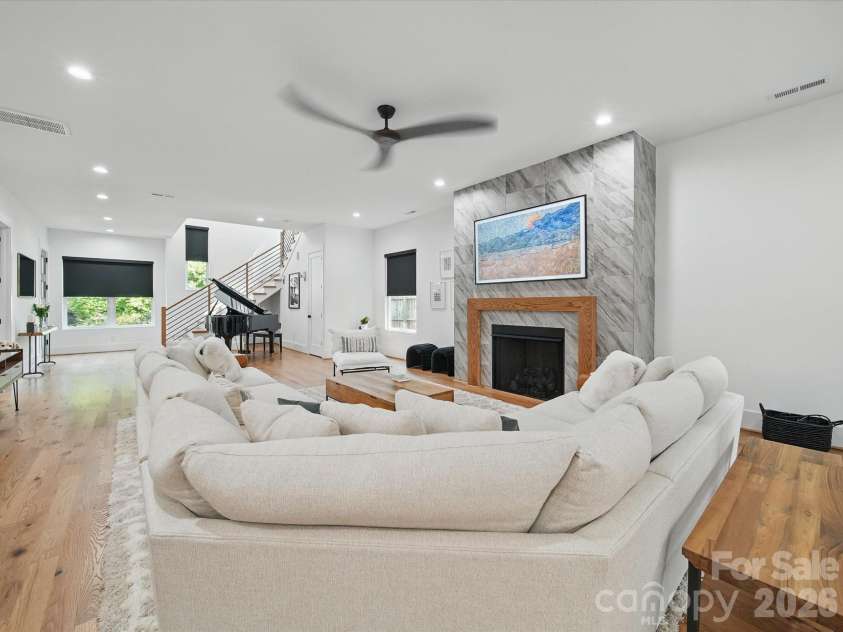 708 Cross Trail Drive, Charlotte, NC 28204.  MLS# CAR4367344, YatesRealty ID 9522. 