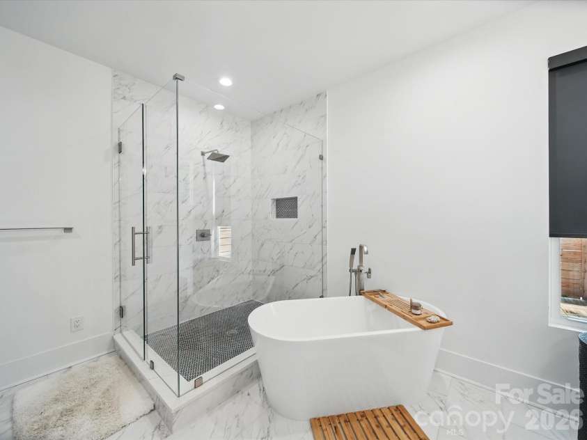 708 Cross Trail Drive, Charlotte, NC 28204.  MLS# CAR4367344, YatesRealty ID 9522. 