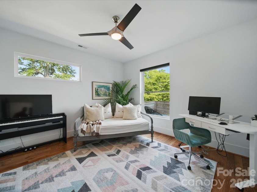 708 Cross Trail Drive, Charlotte, NC 28204.  MLS# CAR4367344, YatesRealty ID 9522. 
