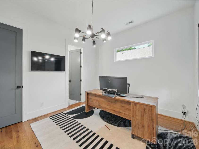 708 Cross Trail Drive, Charlotte, NC 28204.  MLS# CAR4367344, YatesRealty ID 9522. 