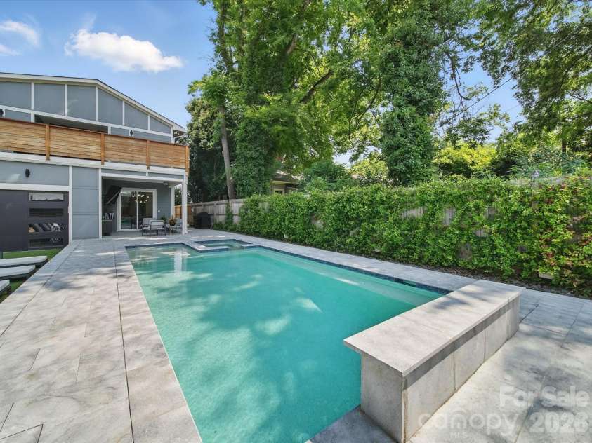 708 Cross Trail Drive, Charlotte, NC 28204.  MLS# CAR4367344, YatesRealty ID 9522. 