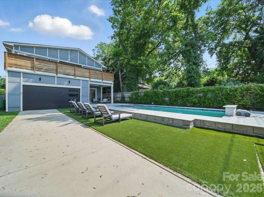 708 Cross Trail Drive, Charlotte, NC 28204.  MLS# CAR4367344, YatesRealty ID 9522. 