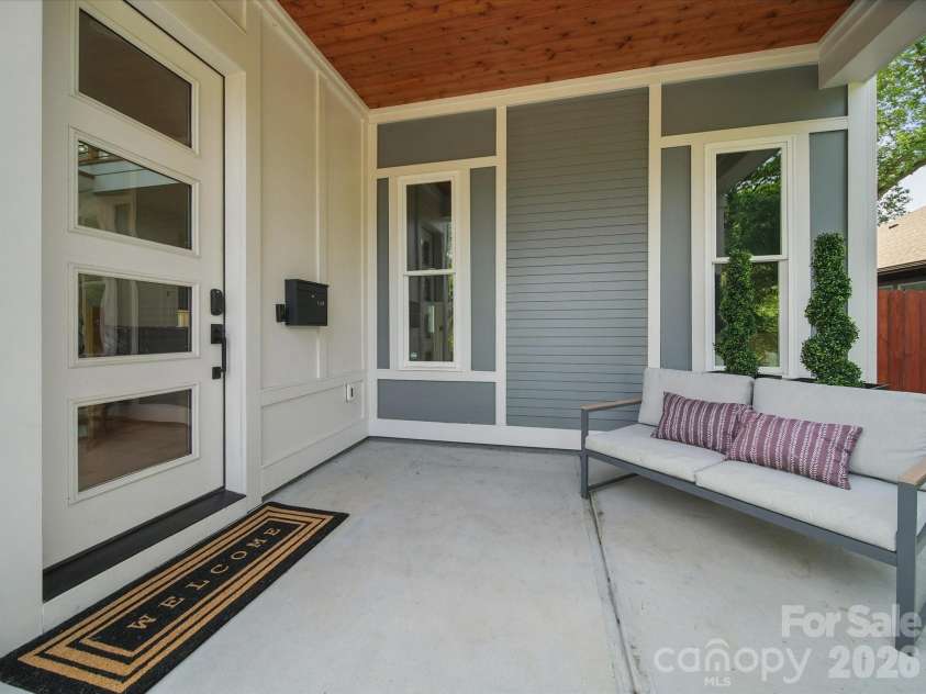 708 Cross Trail Drive, Charlotte, NC 28204.  MLS# CAR4367344, YatesRealty ID 9522. 