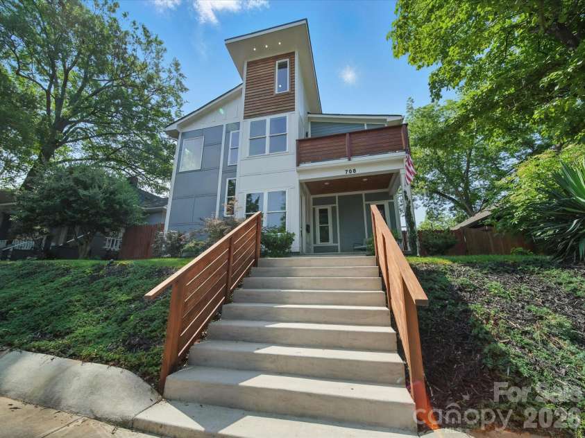 708 Cross Trail Drive, Charlotte, NC 28204.  MLS# CAR4367344, YatesRealty ID 9522. 
