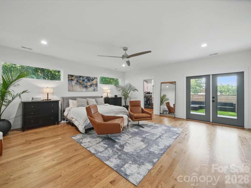 708 Cross Trail Drive, Charlotte, NC 28204.  MLS# CAR4367344, YatesRealty ID 9522. Primary Bedroom