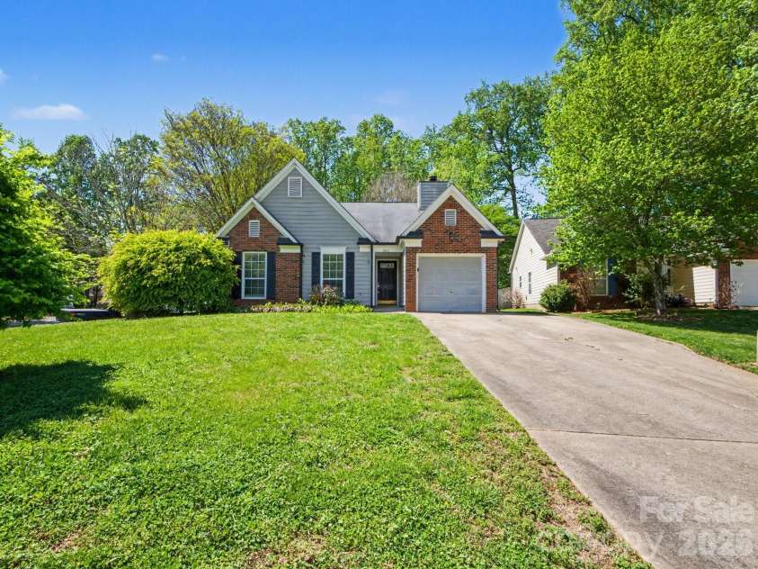9214 Rotherham Lane, Charlotte, NC 28216.  MLS# CAR4366005, YatesRealty ID 9524. 