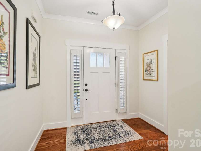 31 Anvil Avenue, Hendersonville, NC 28792.  MLS# CAR4367438, YatesRealty ID 9525. 
