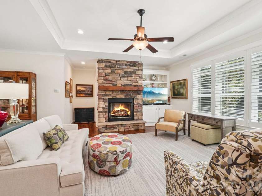 31 Anvil Avenue, Hendersonville, NC 28792.  MLS# CAR4367438, YatesRealty ID 9525. 
