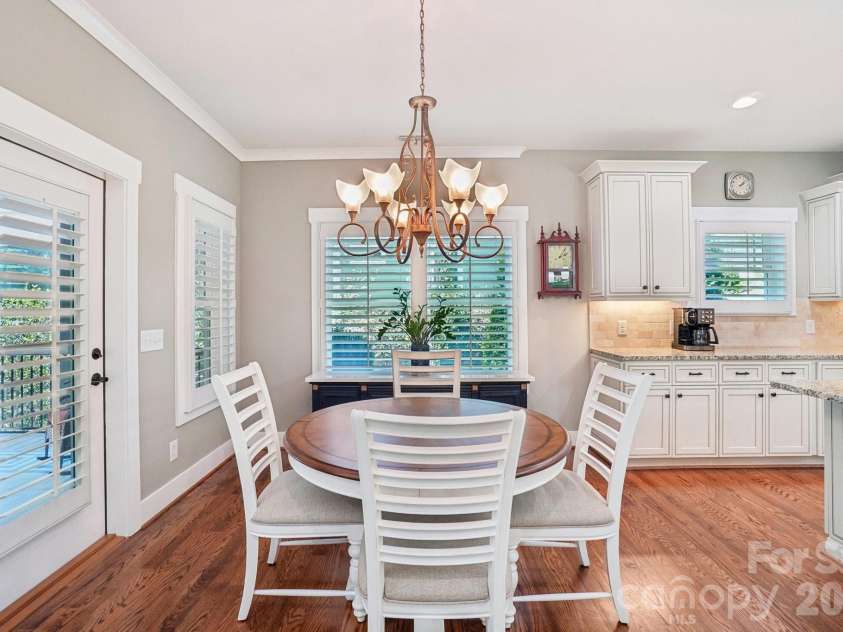 31 Anvil Avenue, Hendersonville, NC 28792.  MLS# CAR4367438, YatesRealty ID 9525. 