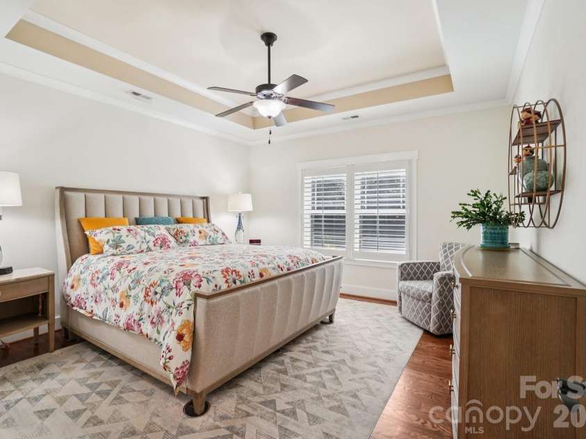 31 Anvil Avenue, Hendersonville, NC 28792.  MLS# CAR4367438, YatesRealty ID 9525. 