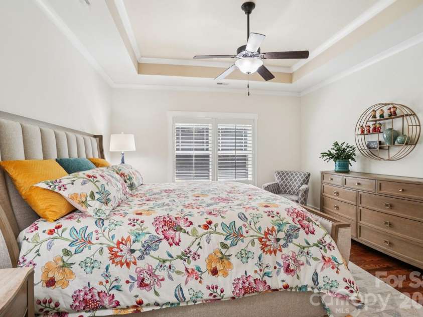 31 Anvil Avenue, Hendersonville, NC 28792.  MLS# CAR4367438, YatesRealty ID 9525. 