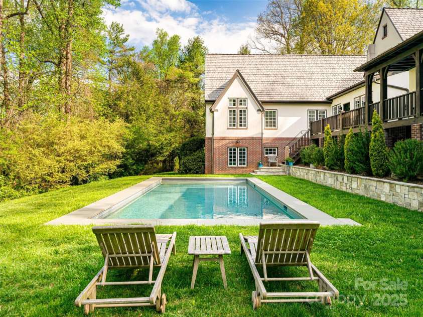 341 Vanderbilt Road, Asheville, NC 28803.  MLS# CAR4253795, YatesRealty ID 9525. 