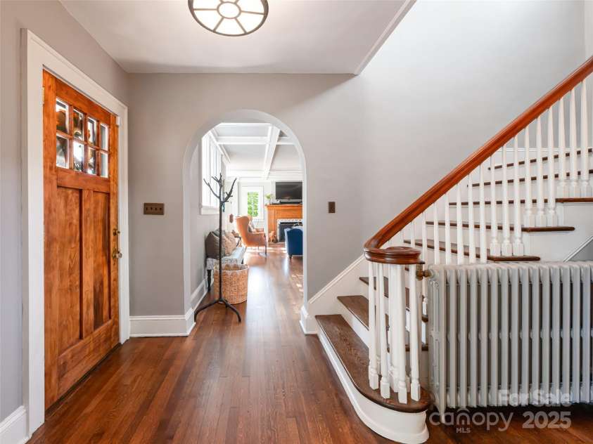 341 Vanderbilt Road, Asheville, NC 28803.  MLS# CAR4253795, YatesRealty ID 9525. 