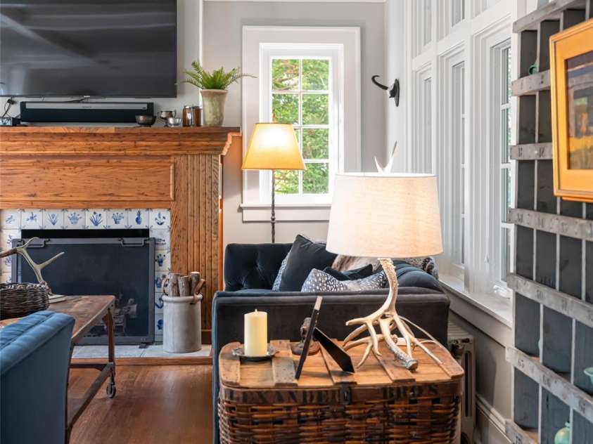 341 Vanderbilt Road, Asheville, NC 28803.  MLS# CAR4253795, YatesRealty ID 9525. 