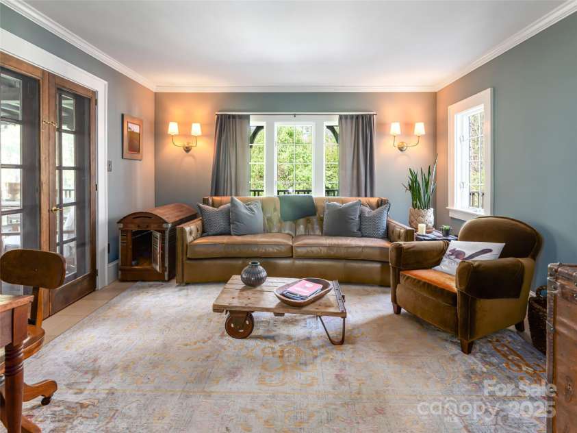 341 Vanderbilt Road, Asheville, NC 28803.  MLS# CAR4253795, YatesRealty ID 9525. 