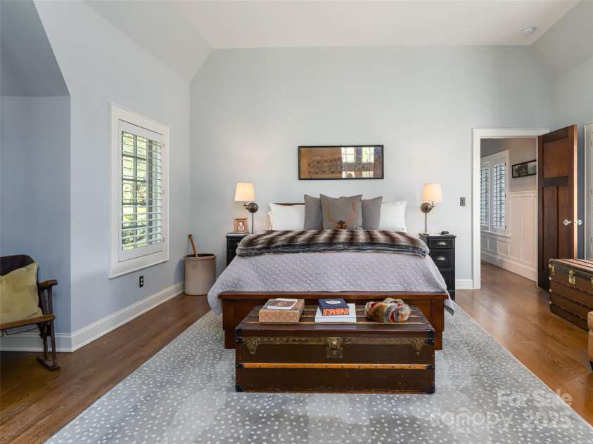 341 Vanderbilt Road, Asheville, NC 28803.  MLS# CAR4253795, YatesRealty ID 9525. 