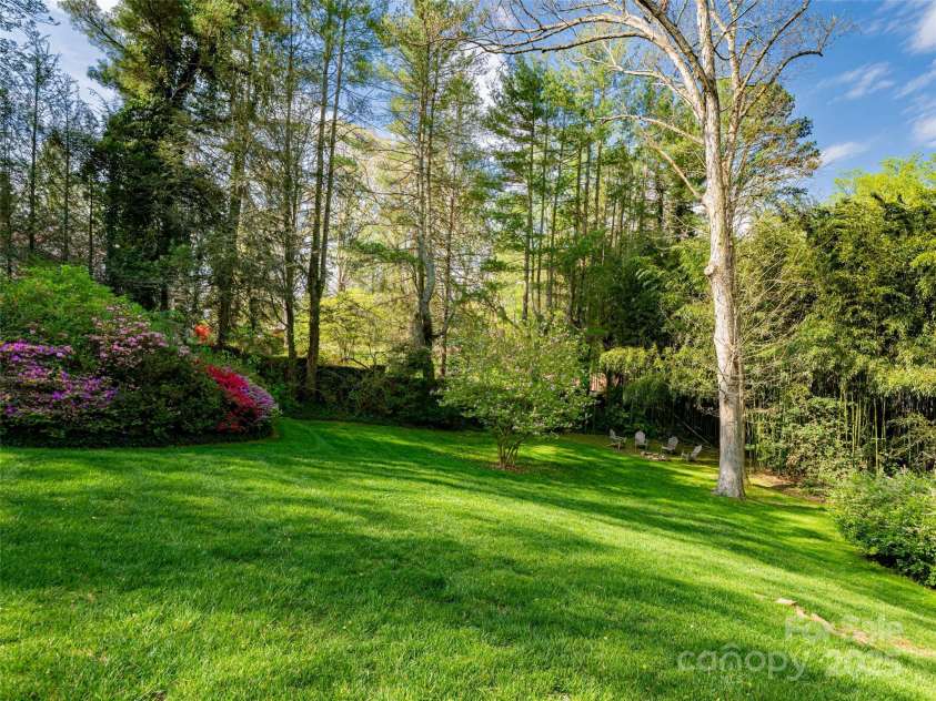 341 Vanderbilt Road, Asheville, NC 28803.  MLS# CAR4253795, YatesRealty ID 9525. 